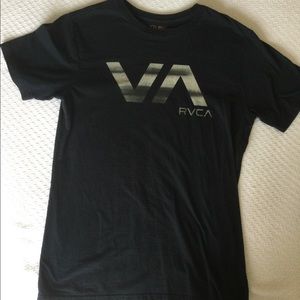 2 RVCA small tshirts